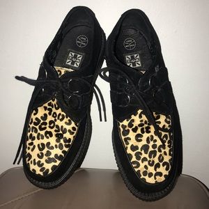 t.u.k. Leopard Platform